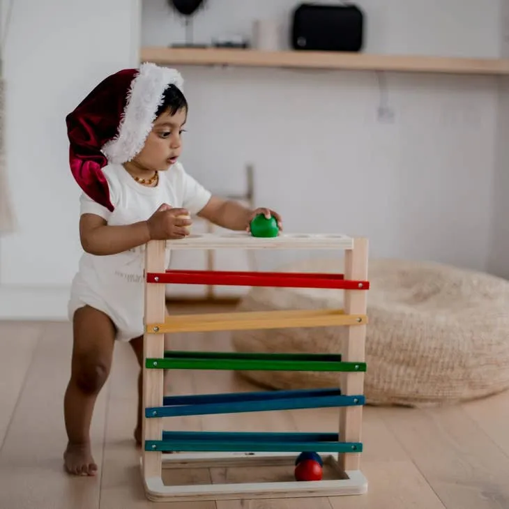 Track a ball Wooden Rack