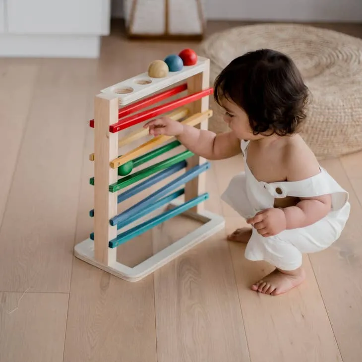 Track a ball Wooden Rack